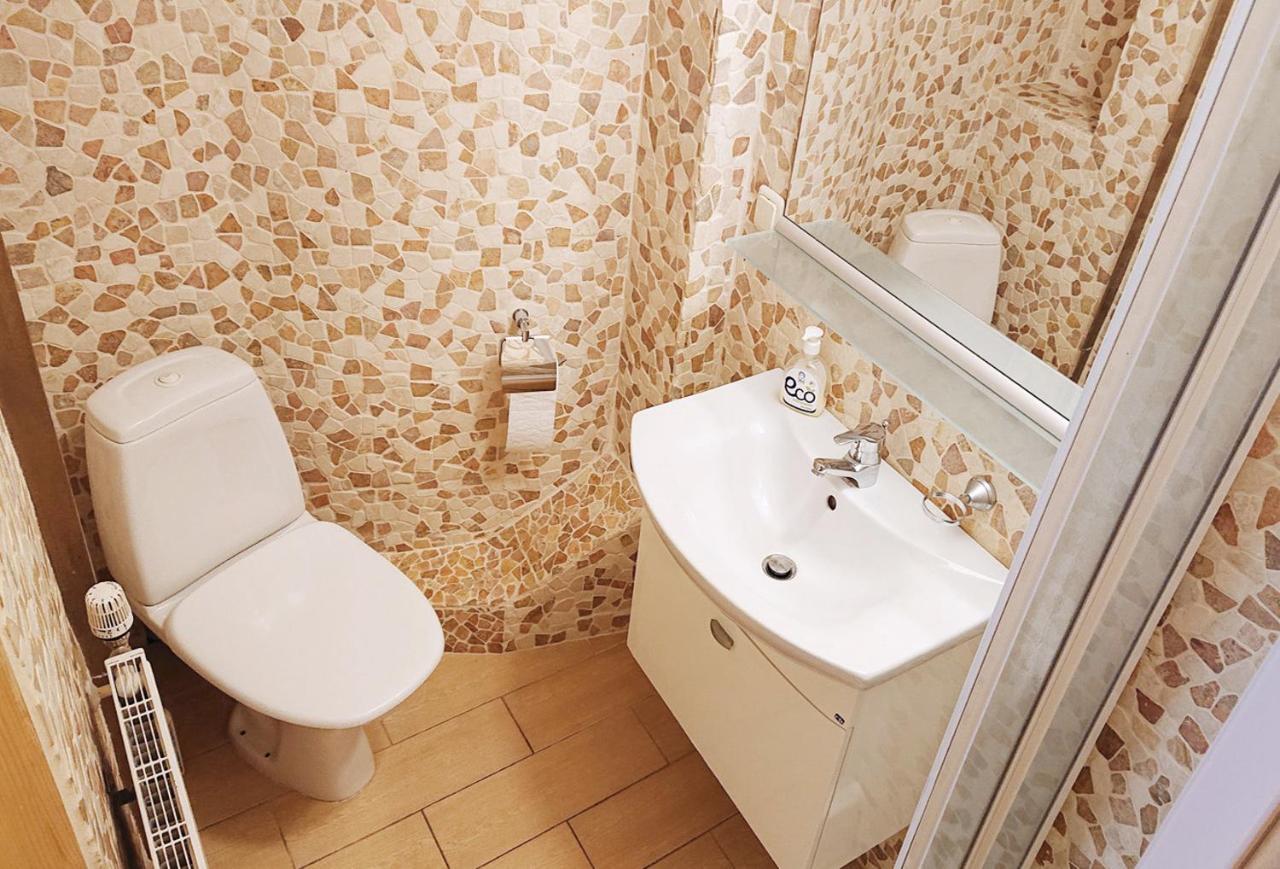 Riga City Center Quiet Apartment With Free Private Parking Luaran gambar