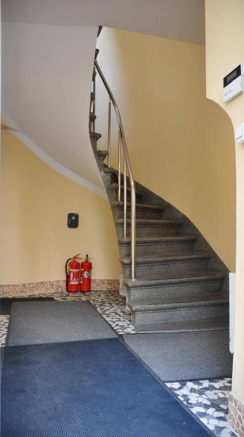 Riga City Center Quiet Apartment With Free Private Parking Luaran gambar