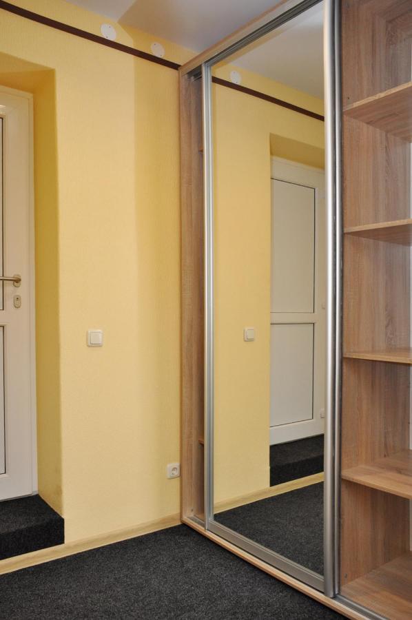 Riga City Center Quiet Apartment With Free Private Parking Luaran gambar